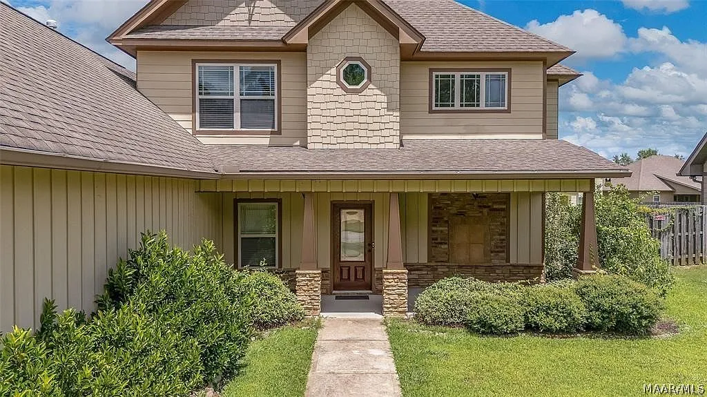 4 bed, 3.5 bath, 2976 sqft, $2,600 — Photo 2