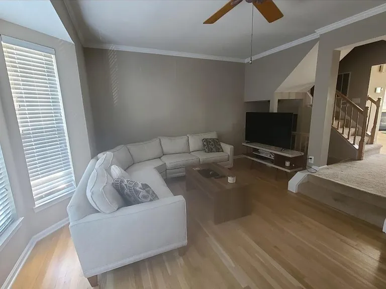 21219 Millwood Sq — Photo 5