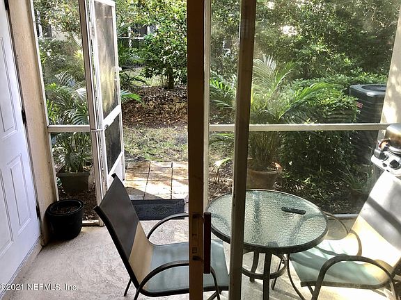 3rd image of 11538 Summerview Cir