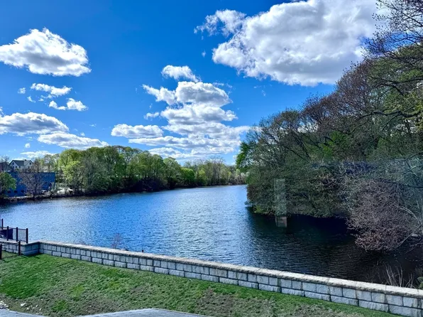 36 N Stone Mill Dr #1224, Dedham, MA 02026