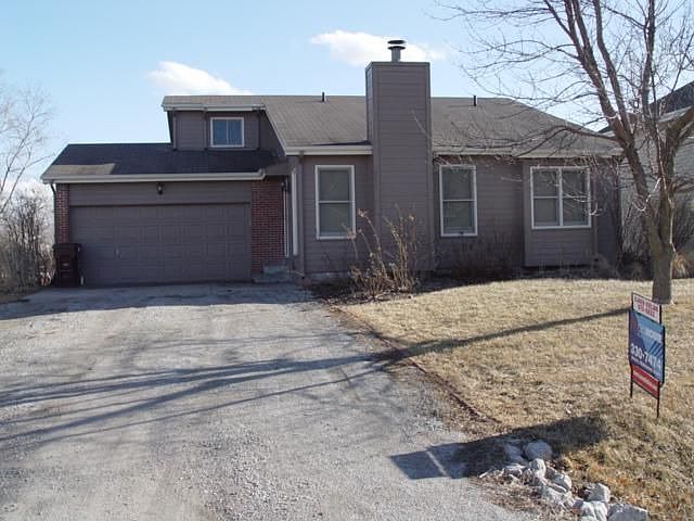 1st image of 921 Adams Ct