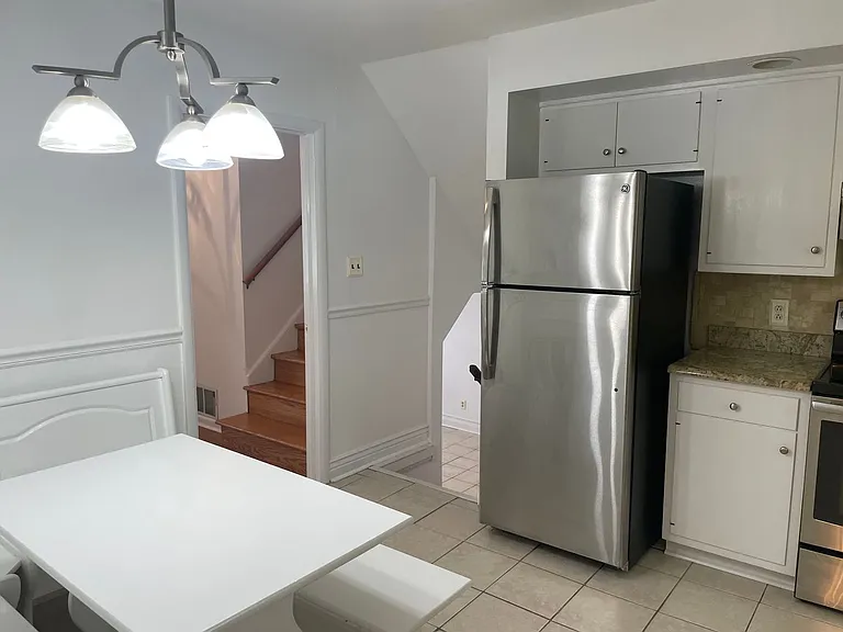 202 Alders Dr — Photo 7