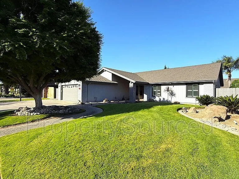 1351 Aksland Dr — Photo 3