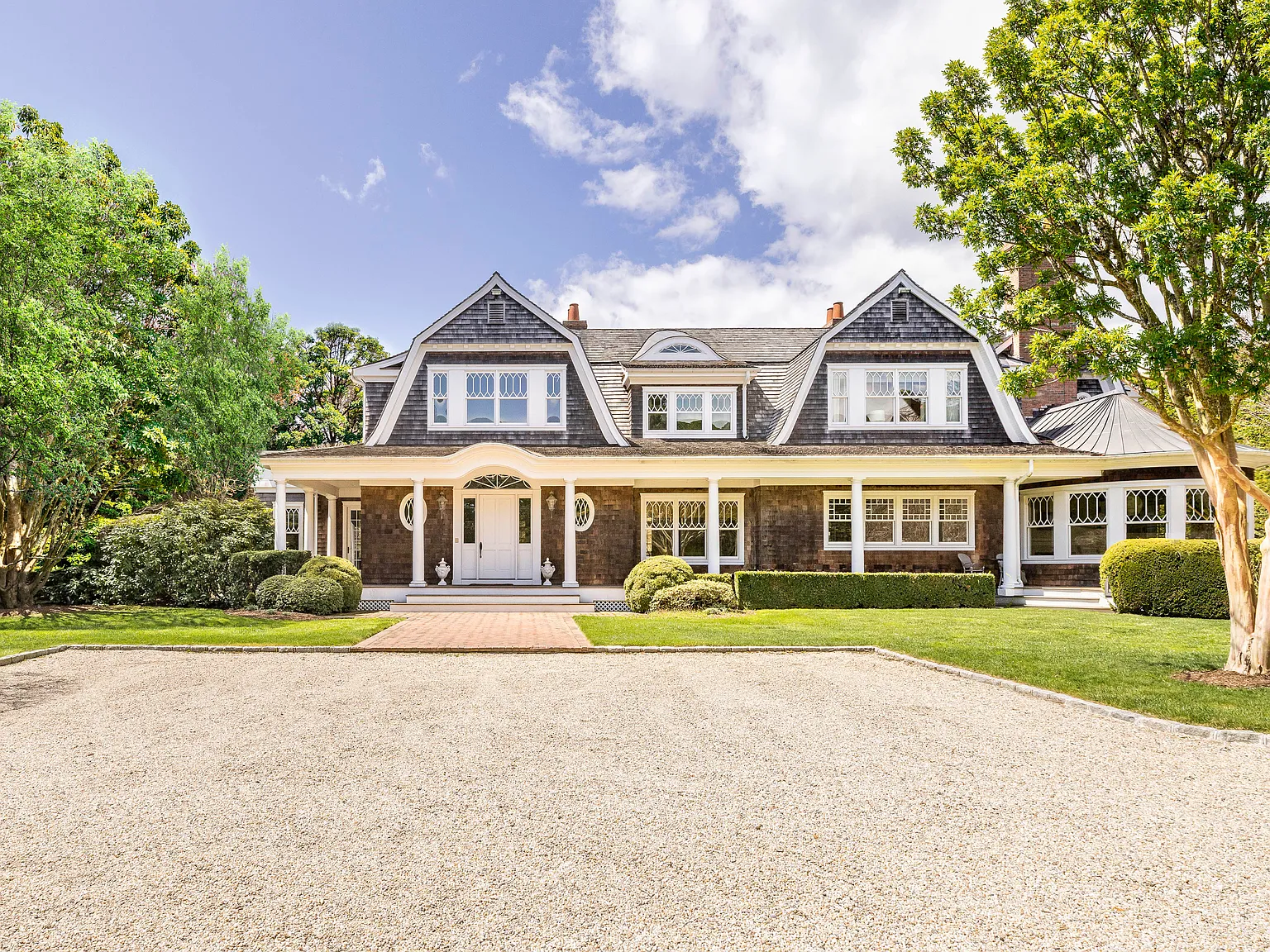 Southampton Village Luxury Estate | Summer Rental — Photo 1