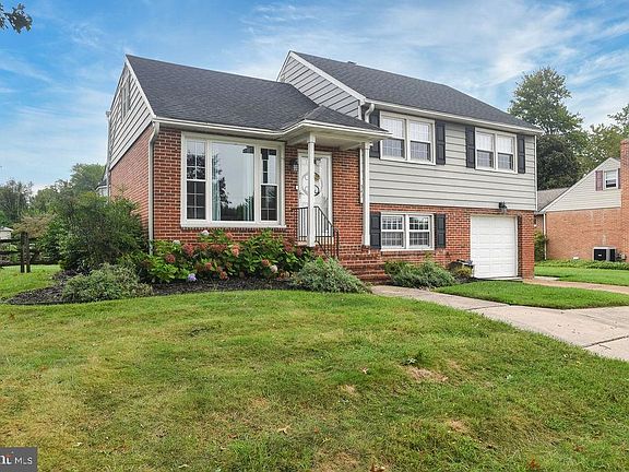 2nd image of 341 Arrowhead Ln