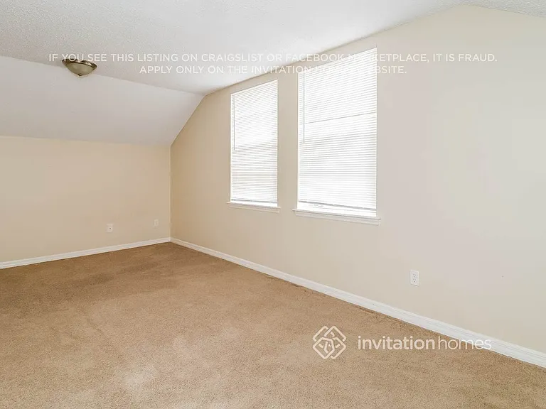 9857 Red Clover Ave — Photo 12