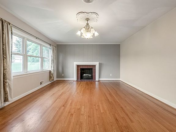 5th image of 1045 Fisher Rd