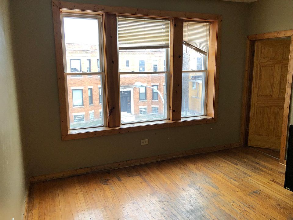 2nd image of 1409 E 69th Pl