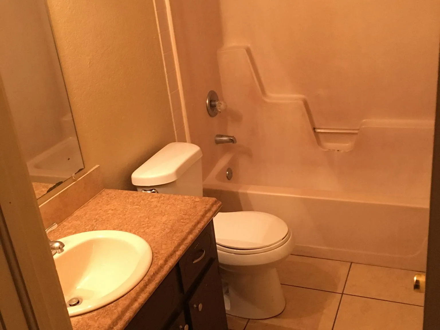 513 E Waco Street — Photo 4