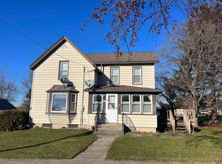 424 W Main St, Dakota, IL 61018