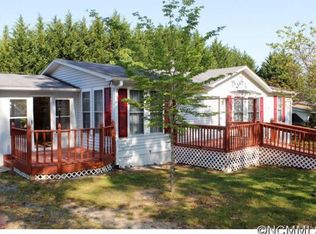 10 Ridgestone Dr, Hendersonville, NC 28792