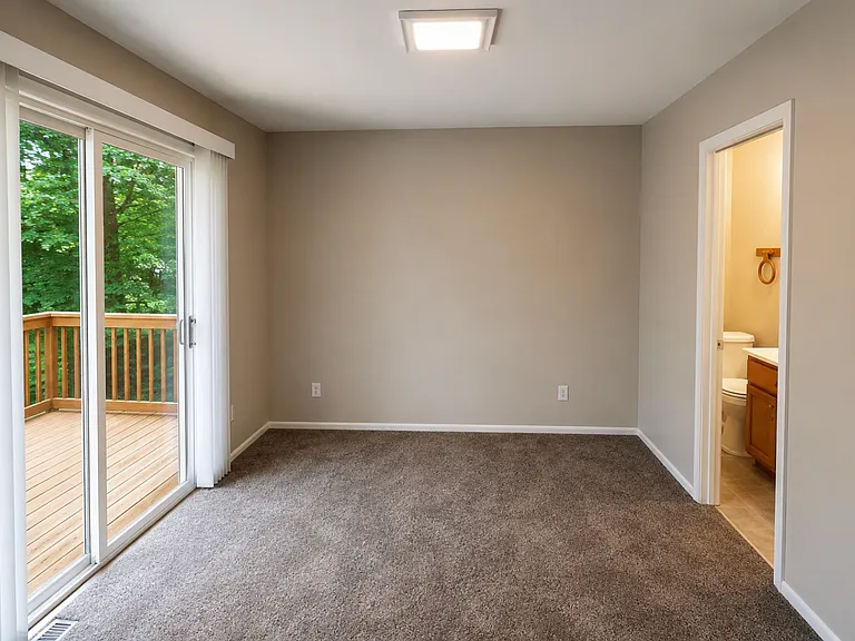 10400 Leland Dr — Photo 6
