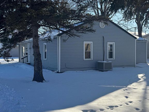 4th image of 354 S Barron St