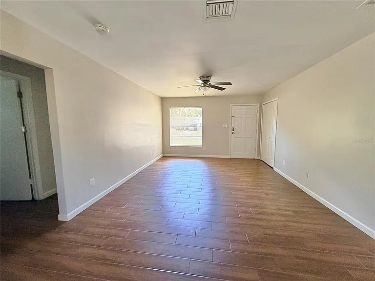 130 S Bulova Dr — Photo 2