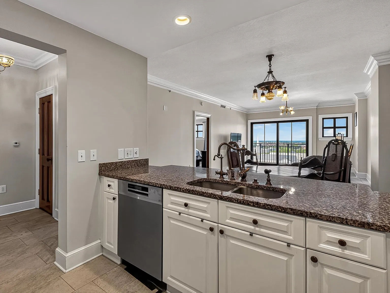 1 bed, 1.5 bath, 1009 sqft, $2,800 — Photo 3