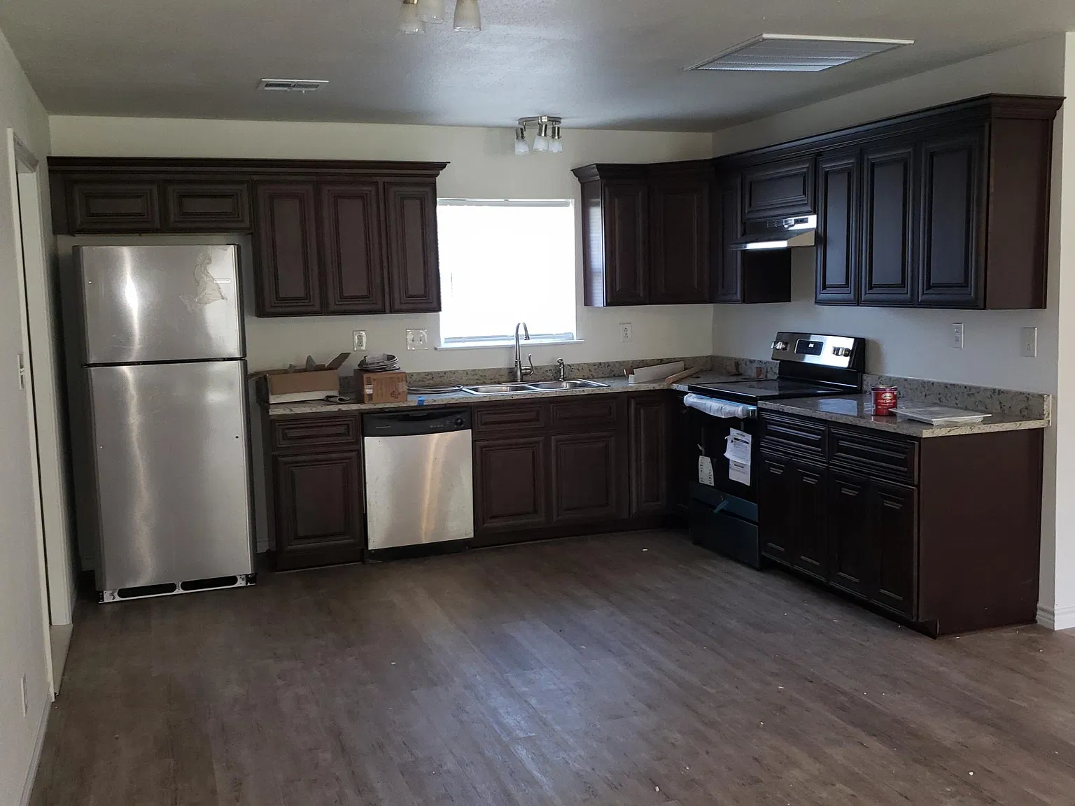 2 bed, 1.5 bath, 1350 sqft, $1,500 — Photo 2