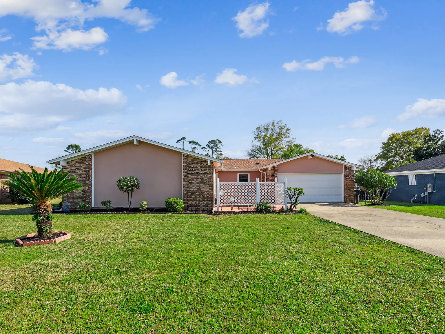 4 bed, 1843 sqft, $2,600 — Photo 1