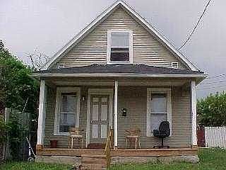 1st image of 930 N Ontario St
