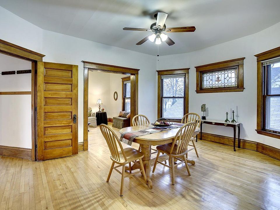 You'll find great flow, sunny space and old-world charm in t