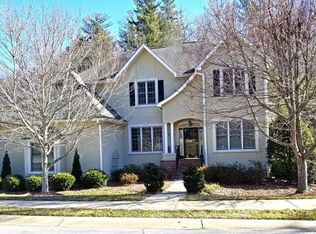 390 Mistletoe Trl, Hendersonville, NC 28791