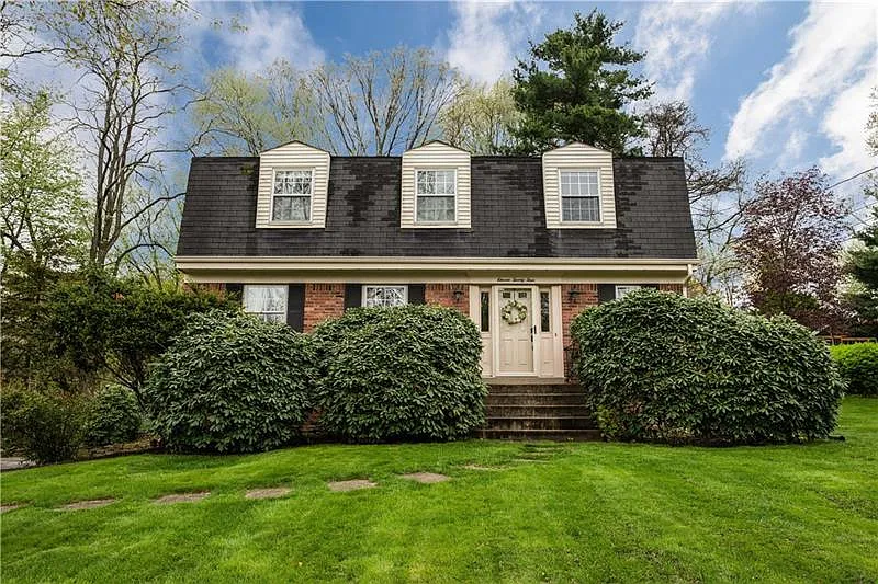 1124 Tamarack Ln photo 1
