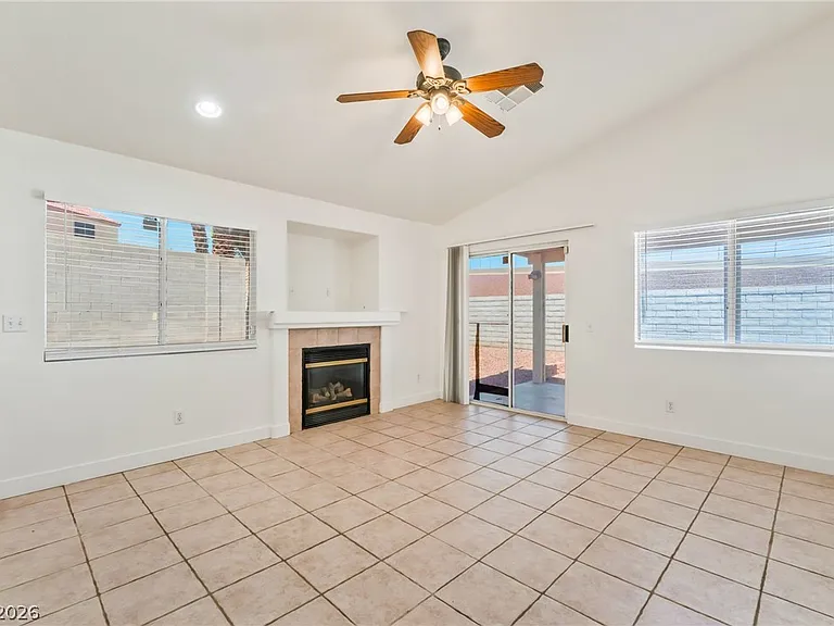 8924 Colorful Pines Ave — Photo 7