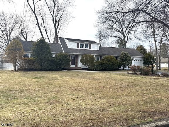 4th image of 2 Peach Tree Ct