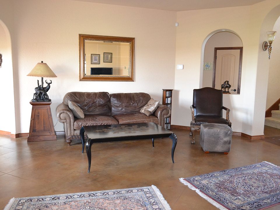 1st image of 405 Hunters Meadow Dr
