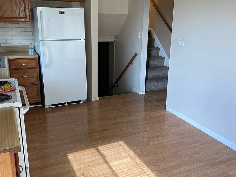 839 Hawthorne Ave — Photo 9
