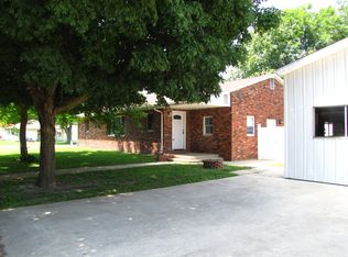 319 S Ridge St, Arcola, IL 61910