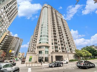 200-1008 Rideau St #1, Ottawa, ON K1N8S7