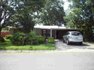 133 E Doughty St, Uvalde, TX 78801