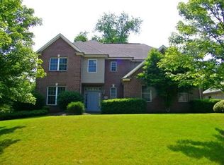 504 Avonworth Heights Dr, Pittsburgh, PA 15237