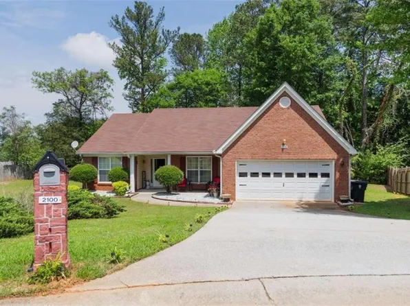 2100 Thorndale Dr, Lilburn, GA 30047