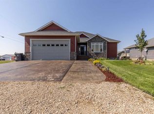 245 N 6a St, Stirling, AB T0K2E0