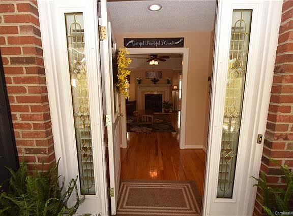 2nd image of 1458 Weatherwood Dr