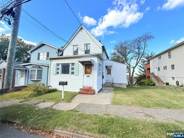 17 Schley St, Garfield, NJ 07026