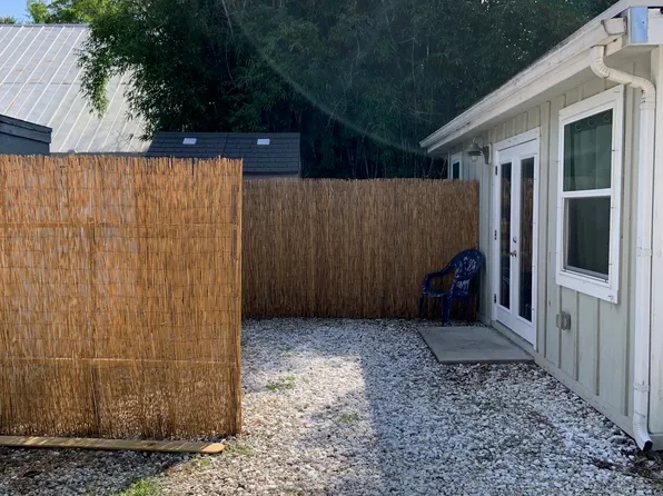 420 Scotland St #1/2, Dunedin, FL 34698