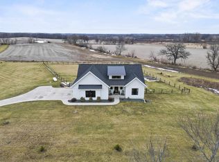 3584 Old Stage Rd, Stoughton, WI 53521