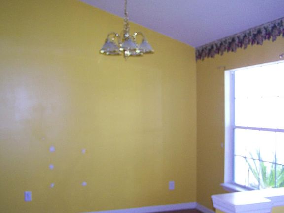 4th image of 1271 Highfield Ln