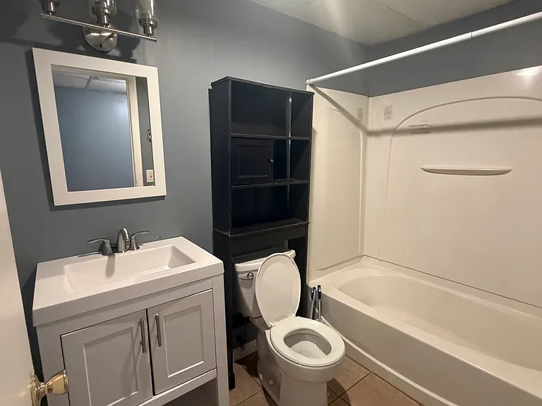 1019 Clay Ave #3 — Photo 3