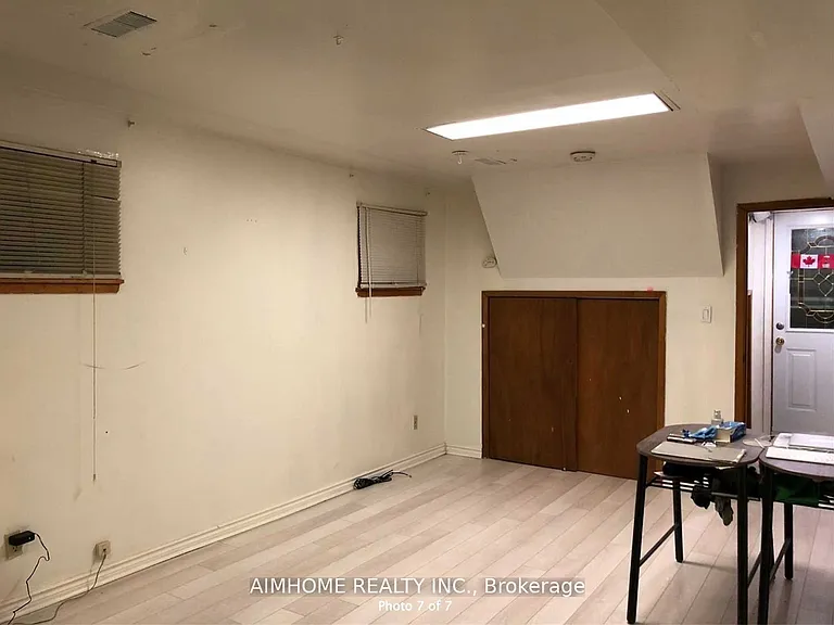 67 Chipwood Cres #LOWER — Photo 2