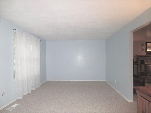 3rd image of 4815 Creeknoll Ct