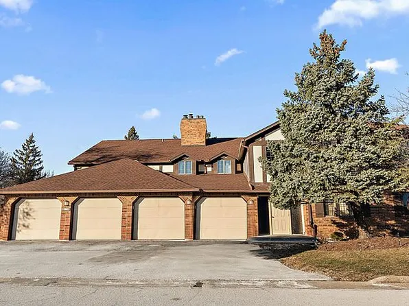 7812 W Golf Dr APT 2A, Palos Heights, IL 60463
