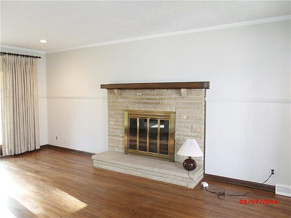 4th image of 3831 Edinburg Dr