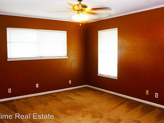 4th image of 5901 Killarney Dr
