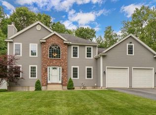 31 Danielle Dr, Leominster, MA 01453