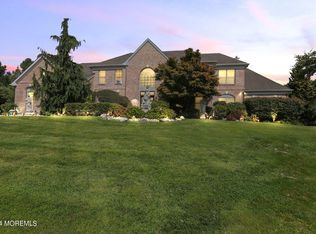 521 Turtle Hollow Dr, Freehold, NJ 07728