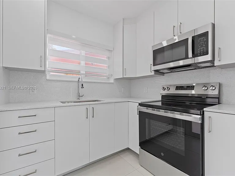 13185 Emerald Dr #2 — Photo 8