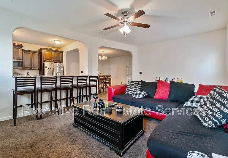 2104 Miller Ave — Photo 9